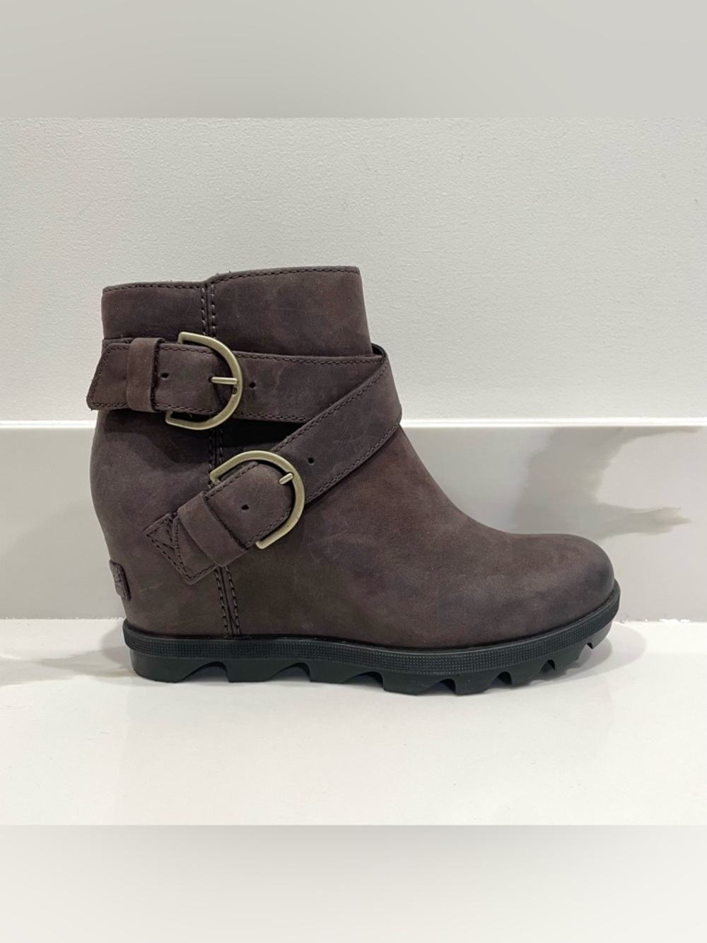 NEW Sorel Joan of Arctic Wedge Buckle Boots (size 6)